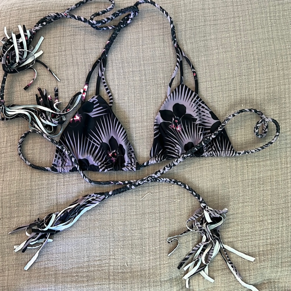 EUC Acacia Top